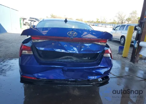 2021 Hyundai Elantra Sel z USA, uszkodzony, nr VIN 5NPLM4AG7MH023532